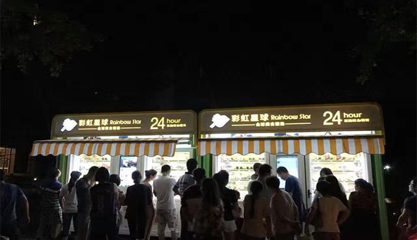 和自動售貨機相比，無人貨架有更多的難題
